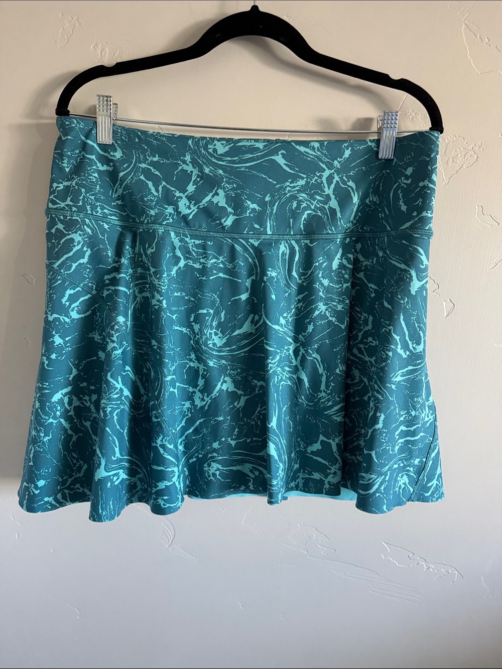 Athleta tennis skirt.  EUC